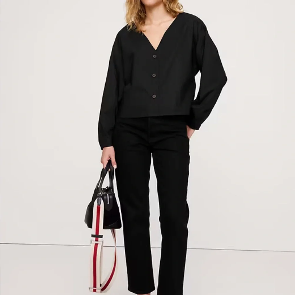 Black Cotton Poplin Volume-Sleeve Top - Picture 3 of 5